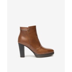 Bottines camelle en cuir...